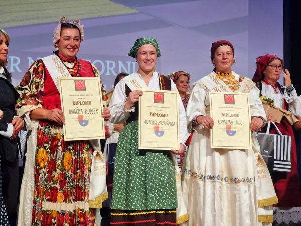 Izbor za najuzorniju Hrvatsku seosku ženu