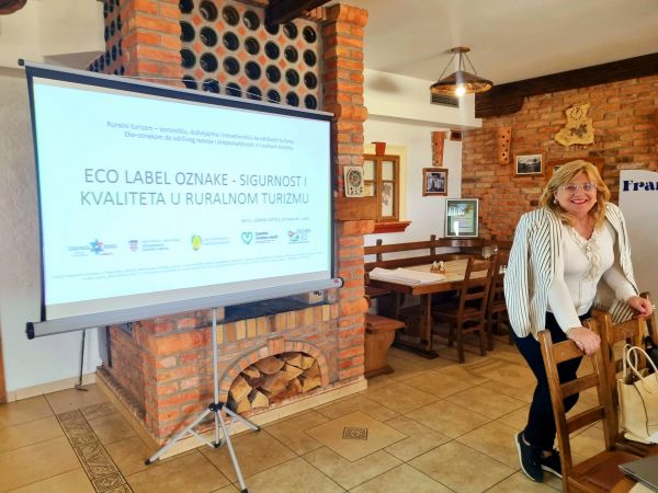 Održan drugi dio seminara “Edukacije o turizmu” u Karlovačkoj županiji Održan drugi dio seminara “Edukacije o turizmu” u Karlovačkoj županiji