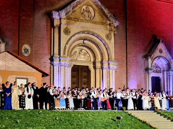 Svečano otvaranje 57. Đakovačkih vezova Svečano otvaranje 57. Đakovačkih vezova