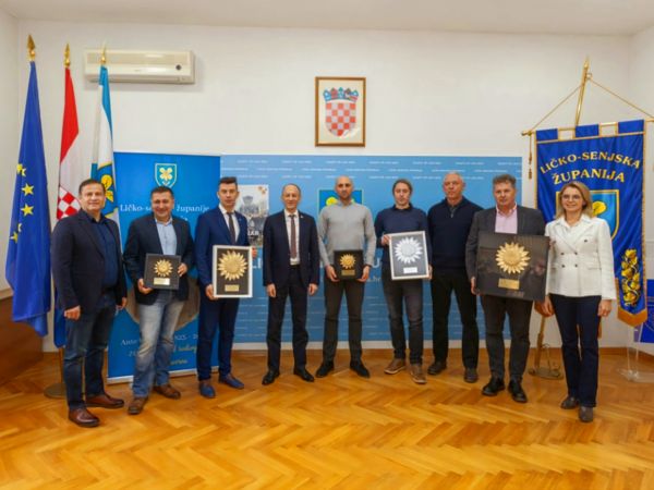 Župan Ernest Petry sa suradnicima organizirao je prijem za dobitnike nagrade Suncokret ruralnog turizma Hrvatske iz Ličko-senjske županije