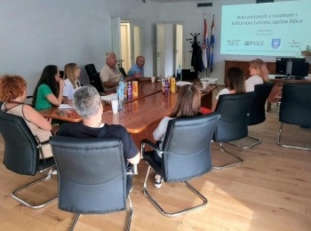 380566456 6848506891872739 6913688652970319656 n