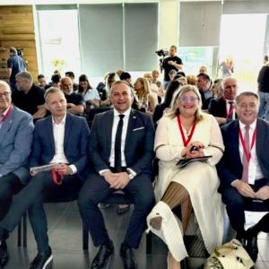 VINSKA BAŠTINA KAO POKRETAČ TURIZMA: U BARANJI ODRŽANA KONFERENCIJA „ITER VITIS – VINSKI KRUG BAŠTINE I TURIZMA“